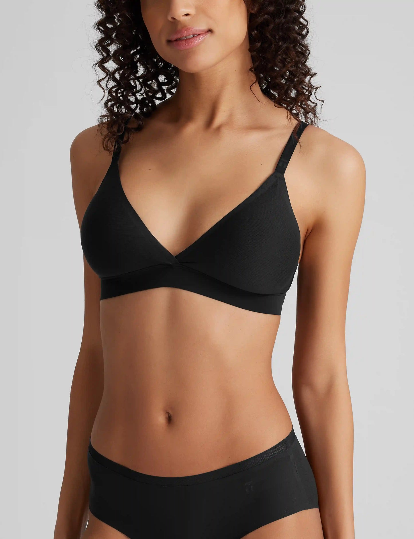 Air Plunge Bra and Air Triangle Bralette Set (2-Pack)